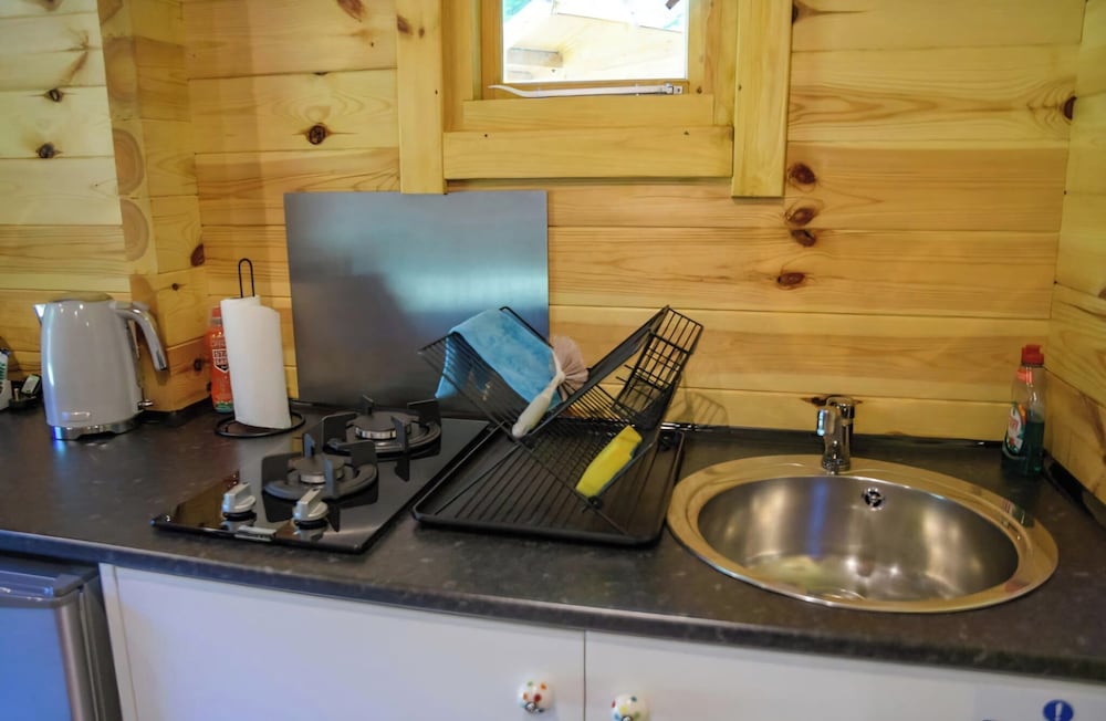 Snowdrop Cabin Retreat, dog Friendly, Peaceful