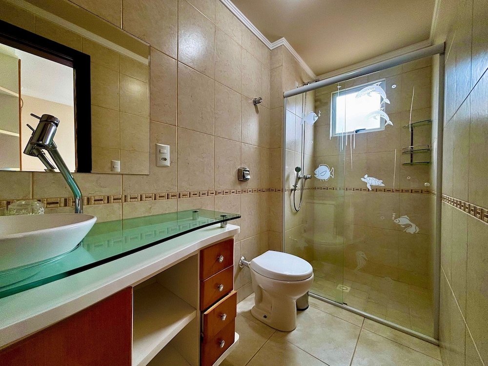 Apt w/ Gourmet Balcony Oceanfront Rkr0502