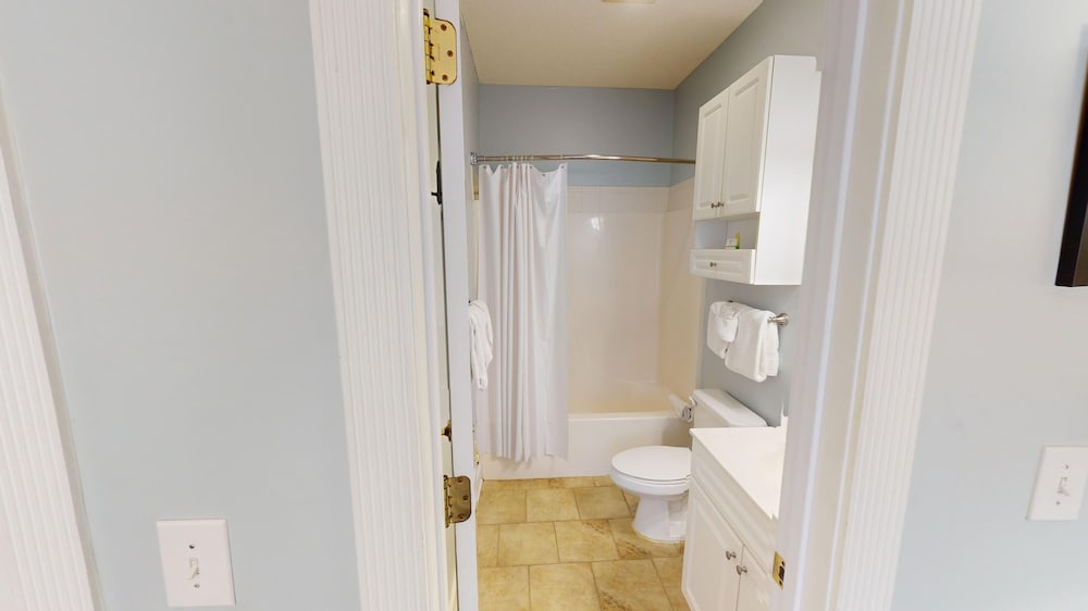 Magnolia Place 4695-103 2 Bedroom Condo
