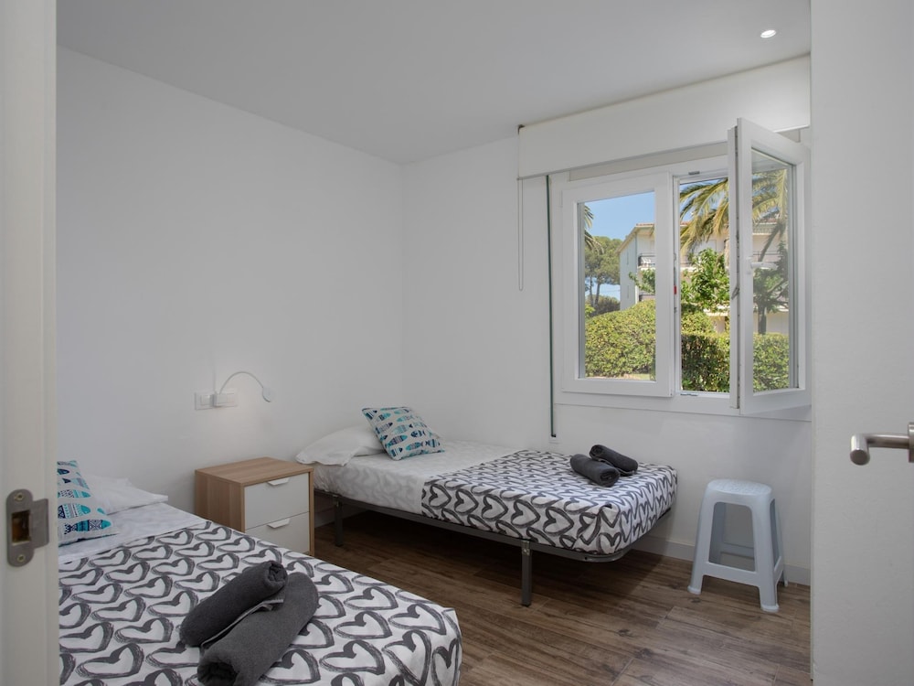Apartament amb Piscina i Parquing Baixos amb Jard