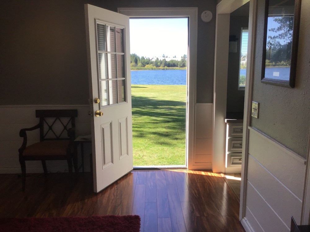 Historic Gilchrist Waterfront Resort