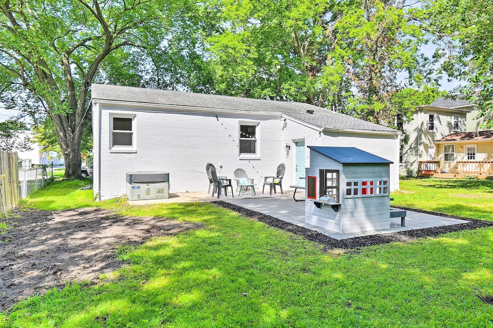 Charming Hampton Home w/ Yard: 2 Mi to Beach! view 3