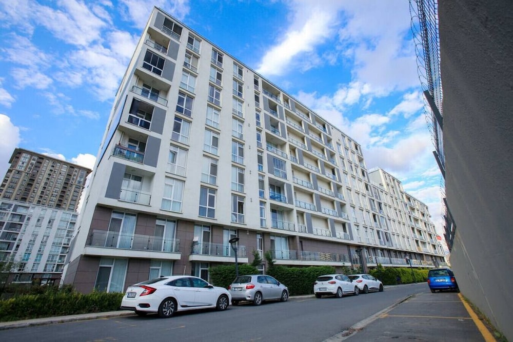 Lovely 2-bedroom Apartment in Basaksehir