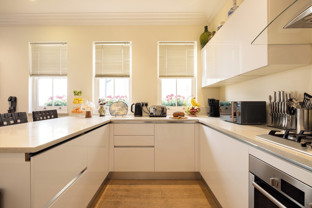 Large 3-bed 5-guest 1841 Duplex House Paddington