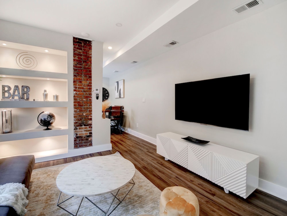 Comfy Bright Peaceful 1BR - Minutes to NYC