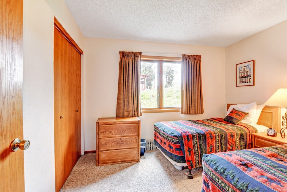 Indian Peaks Resort