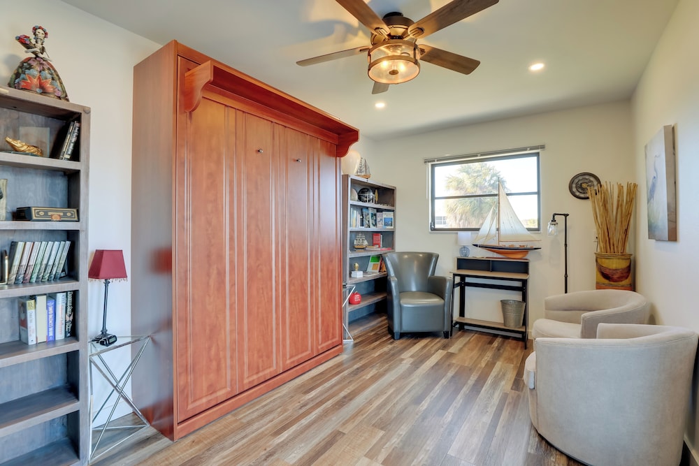 Riverfront Gem w/ Hot Tub & Pool in Port Charlotte