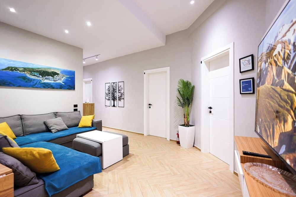 Grandstay Central 103