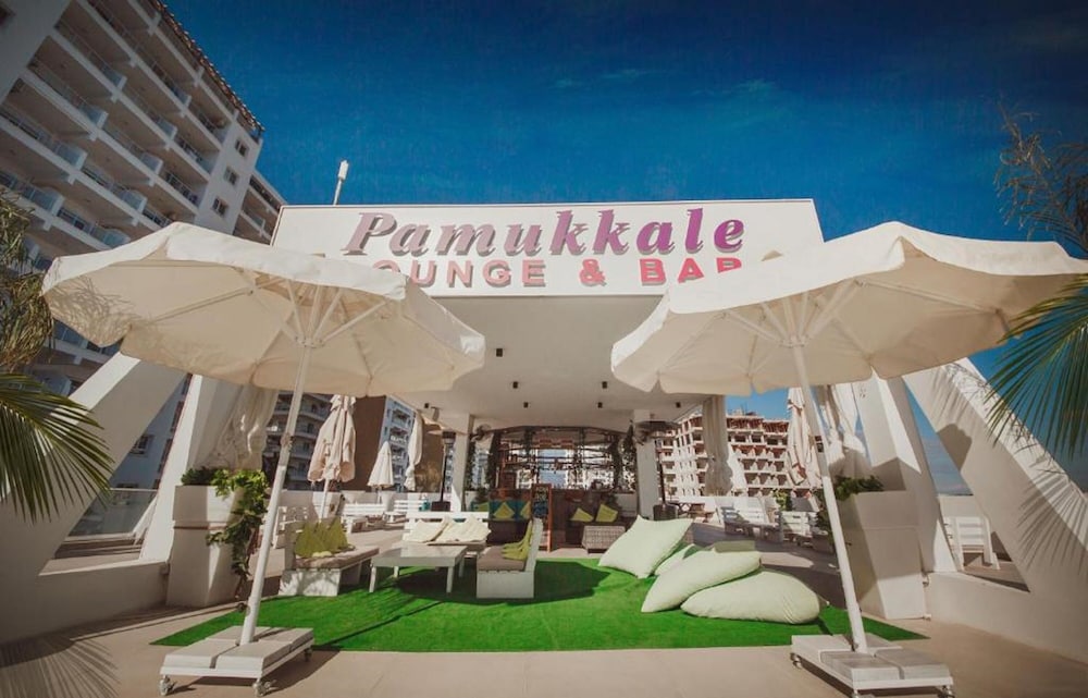 Spartacus Pool Apartments view 2