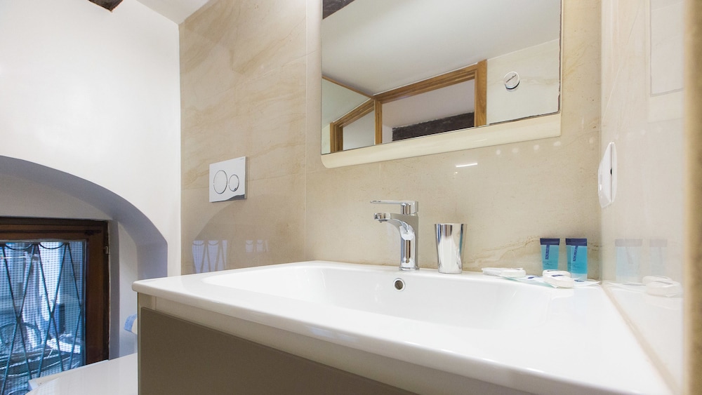 Rental in Rome Bovari