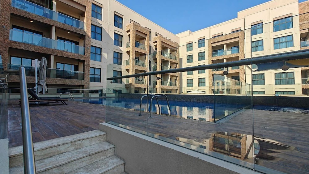 A Fantastic 1 Bed Flat Located in JVC