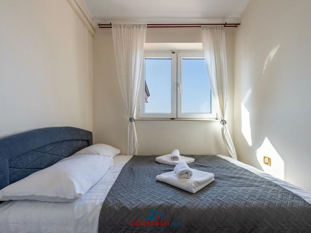Donatella -apt 2- met Zeezicht view 3
