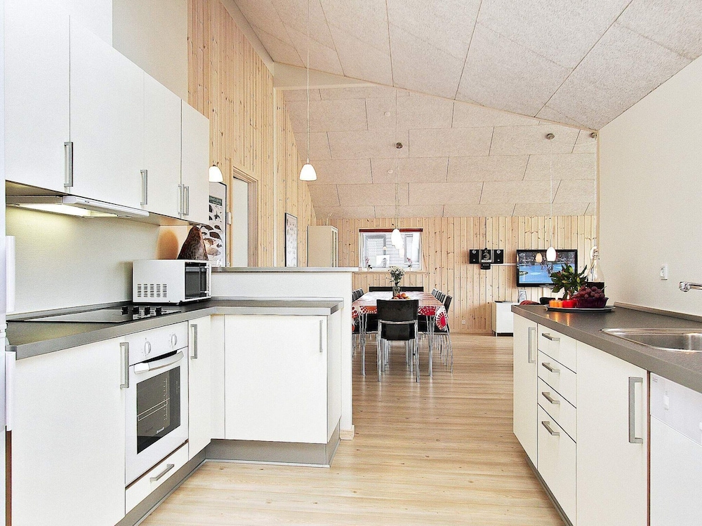 Luxury Beach House for 14 - By Traum Ferienwohnungen view 3