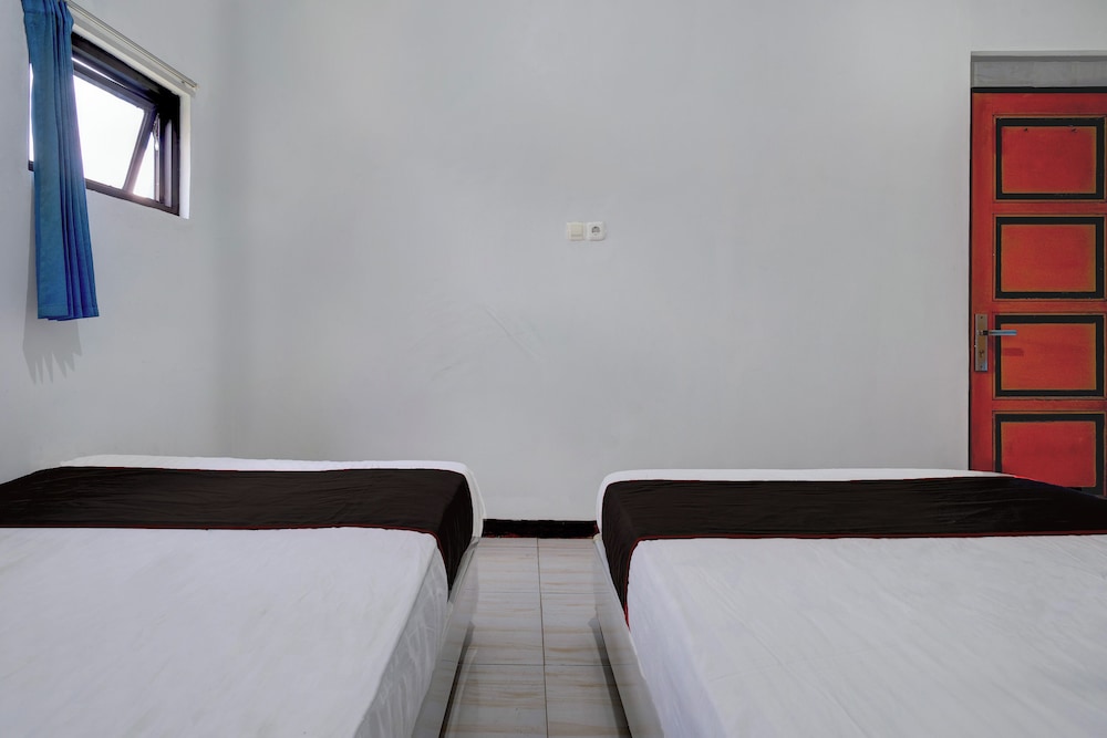 Hotel O 94843 Syariah Hj. Lilis Sukabumi