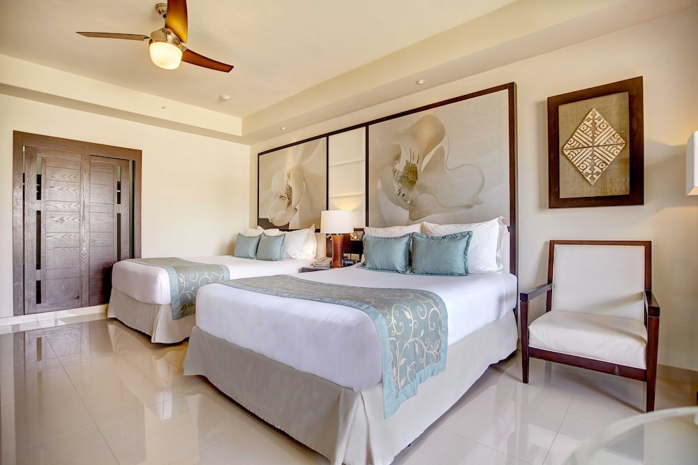 Punta Cana Vacations - Royalton Punta Cana, An Autograph Collection All-Inclusive Resort  Casino - Property Image 10