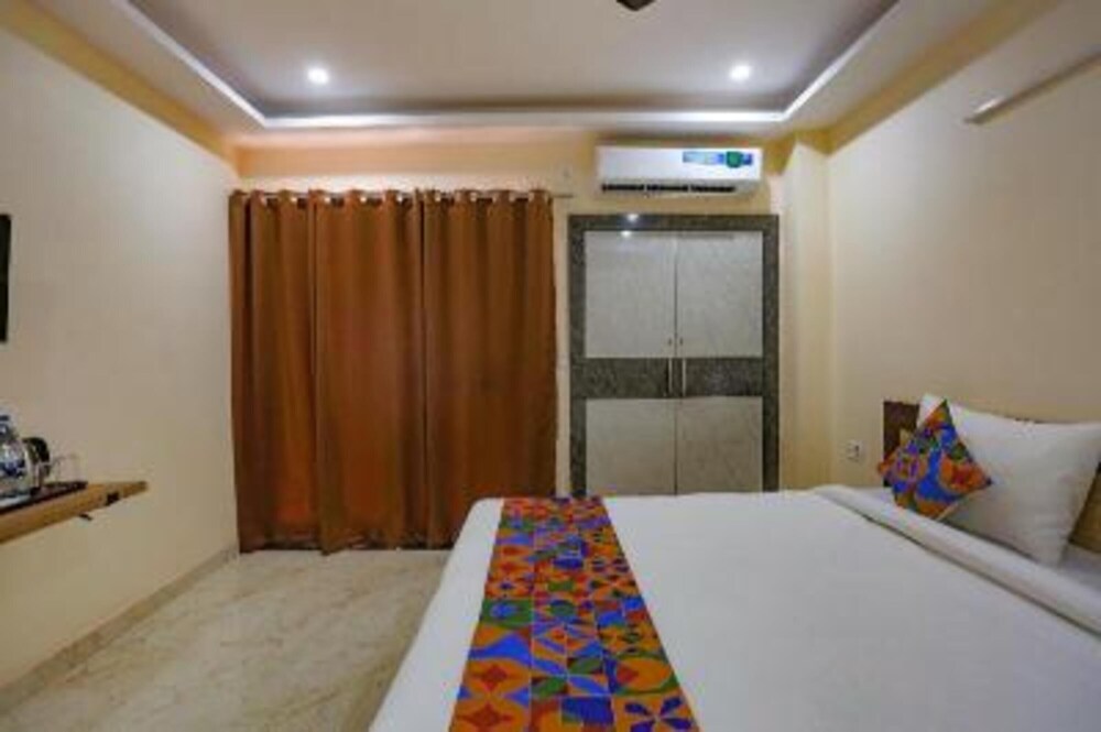 Fabhotel Starlight Sanctuary