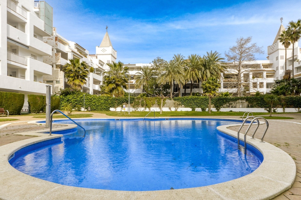 Apartment in Roses Near Santa Margarita Beach
