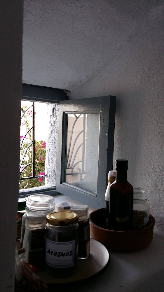 Charming 1705 Castle House in Pirgos Kallistis, Greece
