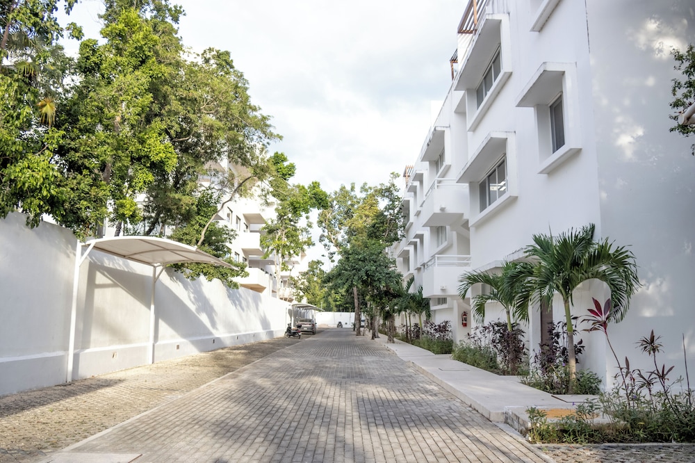 Modern Apt Tulum with 2 BDR Gym & Pool