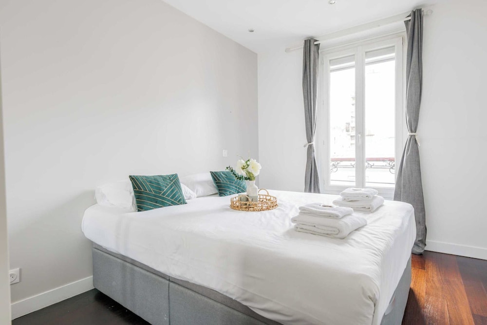 Apartment for 4 People in Saint-mande view 4
