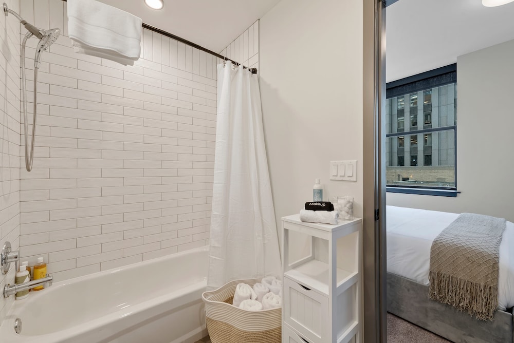 Group Stay 3 Modern 2BR Units Great Amenities
