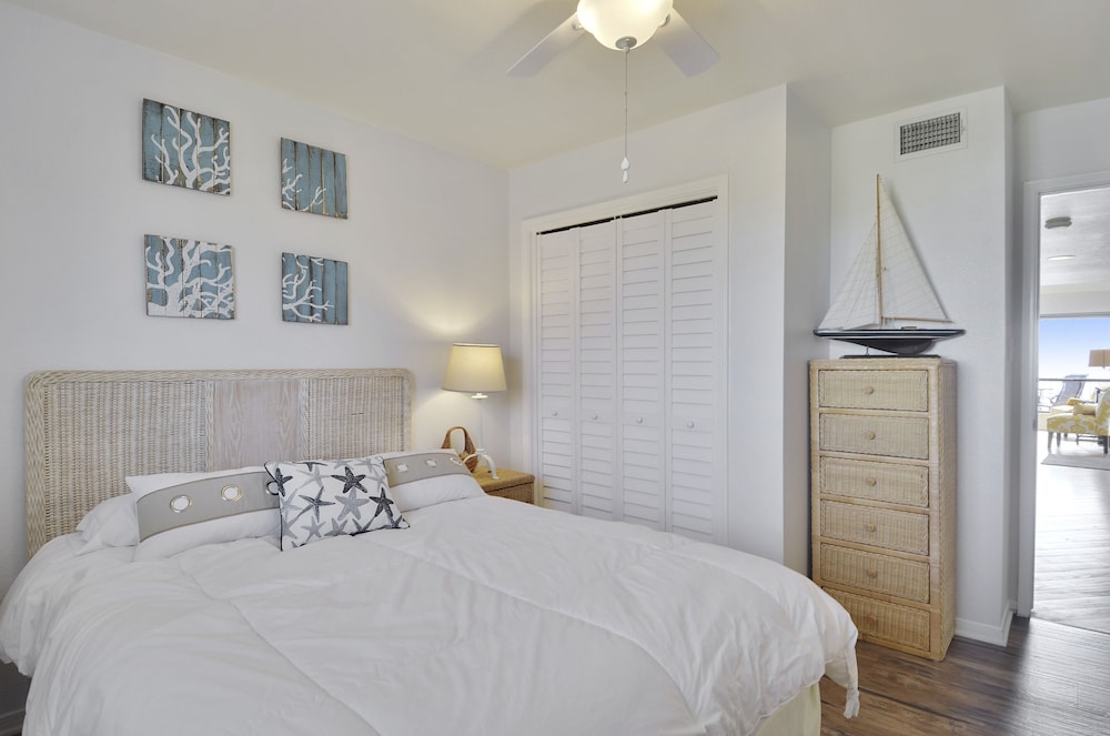 Beachfront Dolphin by Ryson Vacation Rentals