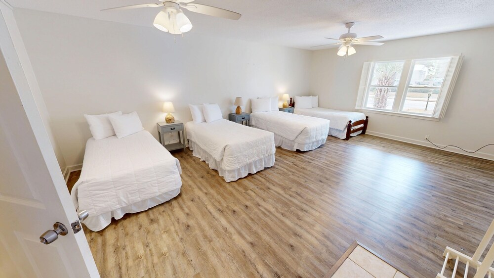 Holiday House 5 Bedroom Home