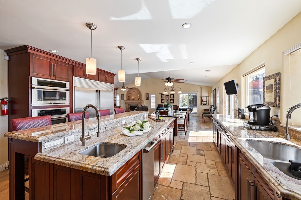 Chardonnay Charm by Avantstay Luxe Group Retreat w Pool Mins to Wineries