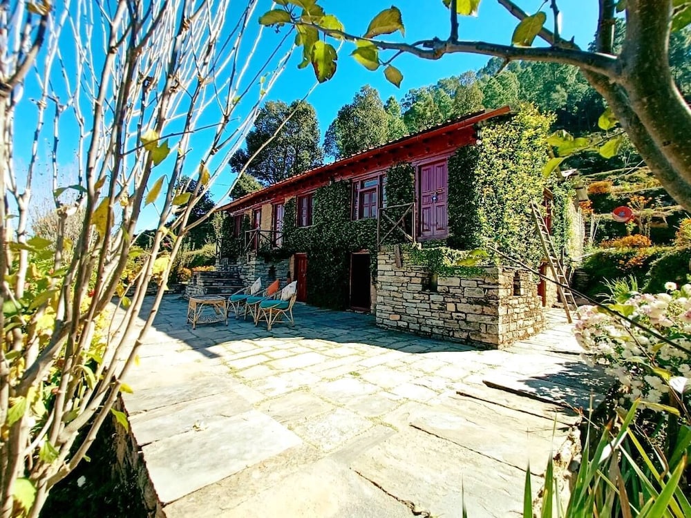 Itmenaan Estate