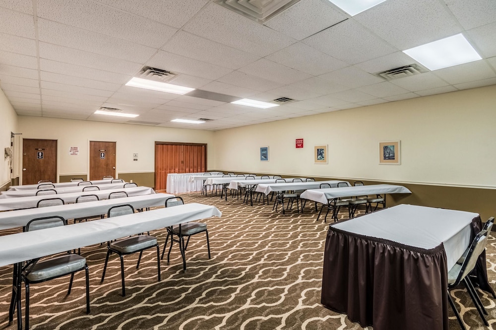 Beckley Vacations - Smart Extended Stay - Property Image 5