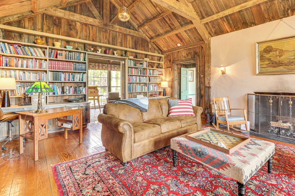 Expansive Retreat on 280 Acres in Lake Placid!