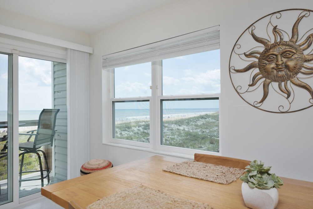 Surfside Six F, photo 8