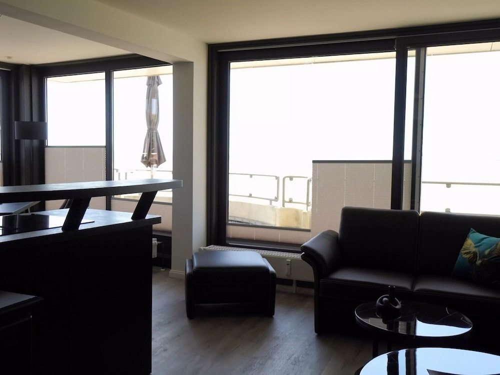 Penthouse by North Sea With Pool and Sauna
