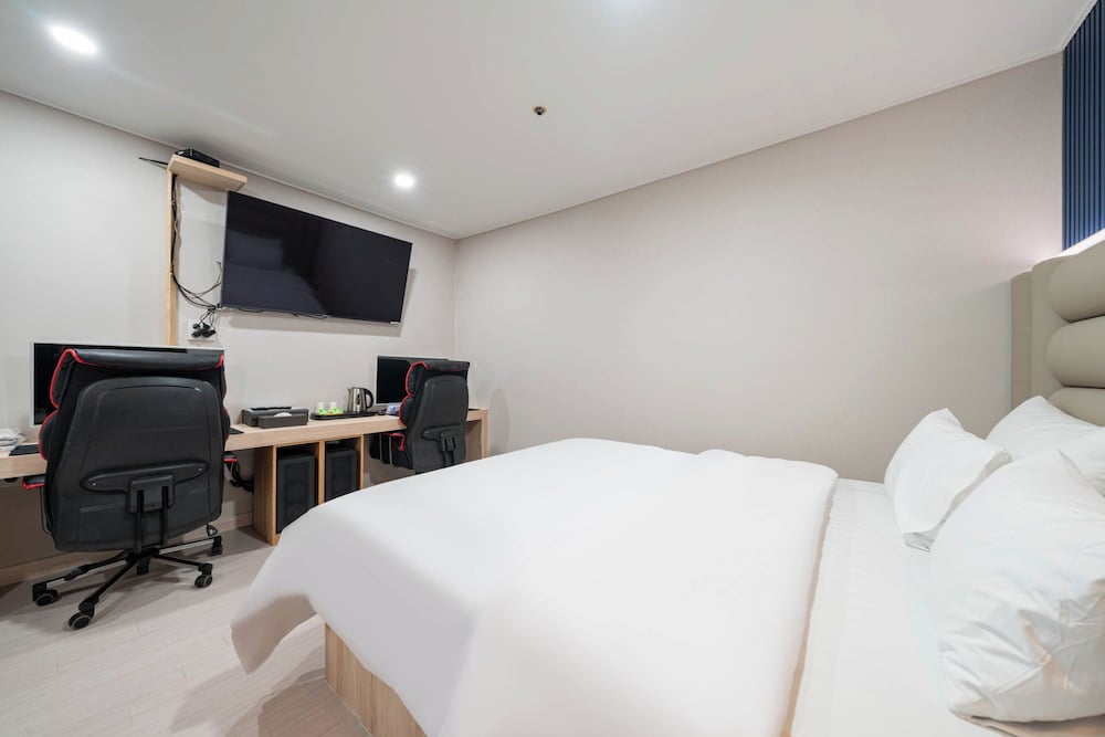 Hwajeong Hotel jun