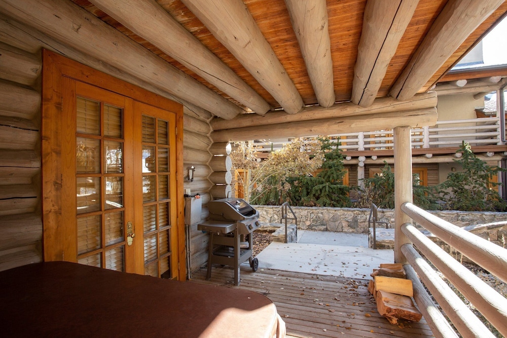 Pine Inn at Trail's End Lodge - Two Bedroom Residence with Spa #7 2 Condo