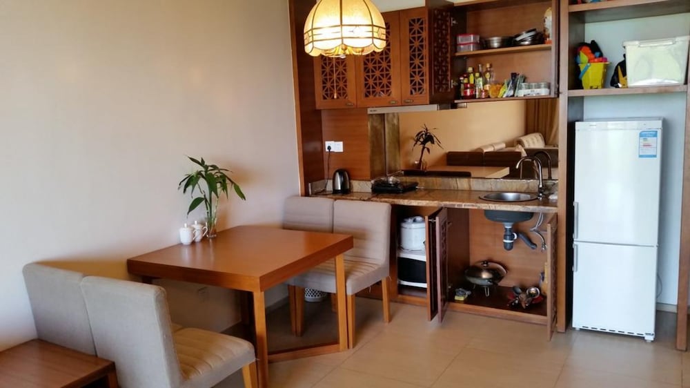 Lingshui Sea View Vacation Apartment view 2