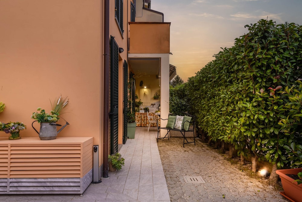 Casa Ambra in Lucca With 1 Bedrooms and 1 Bathrooms