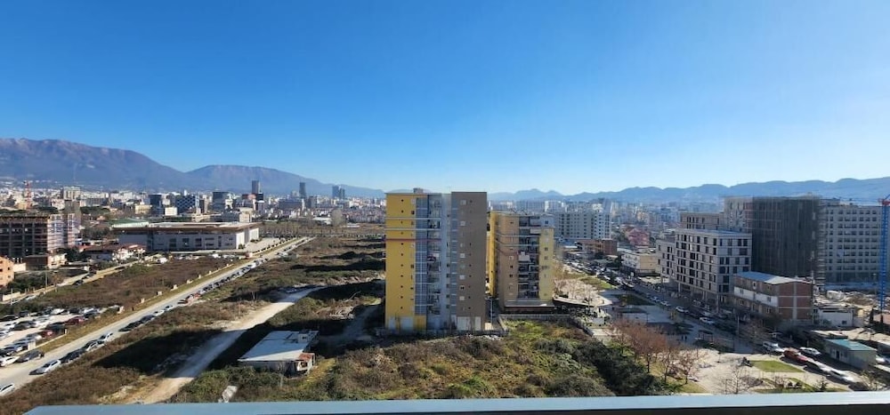 Kalpazo Tirana Vila 313