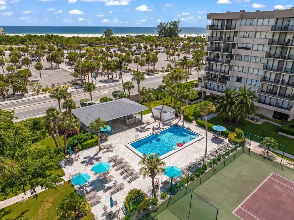Upgraded Lake House Condo 1min To Siesta Key Beach
