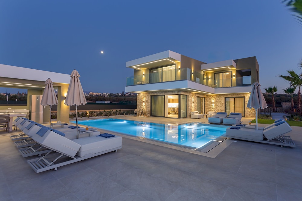 Divel Luxury Villas - Villa Ervin by Estia