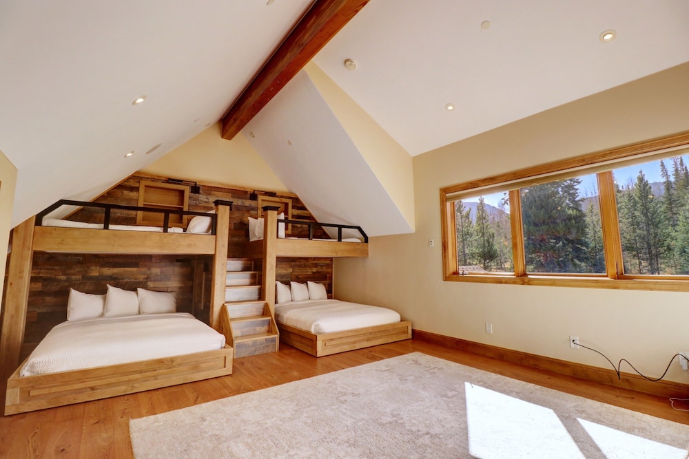 Peakside Escape 178 3 Bedroom Home