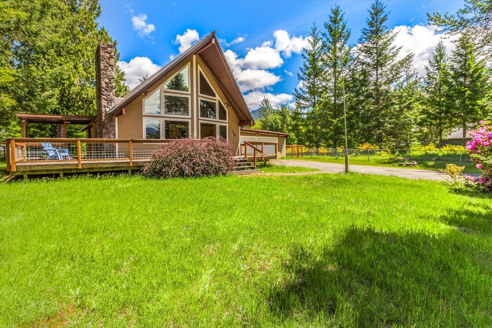 Cottonwood Chalet in Packwood
