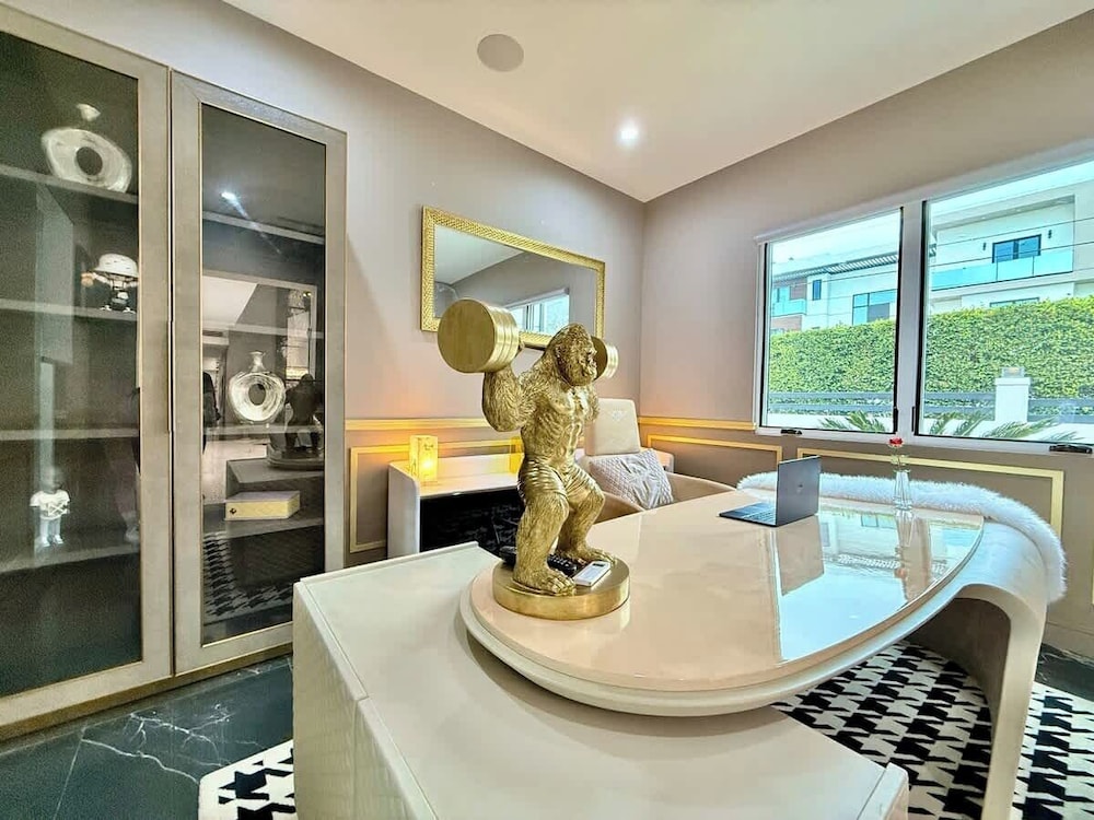 @ Marbella Lane - Enchanted Garden & Pool Hideaway