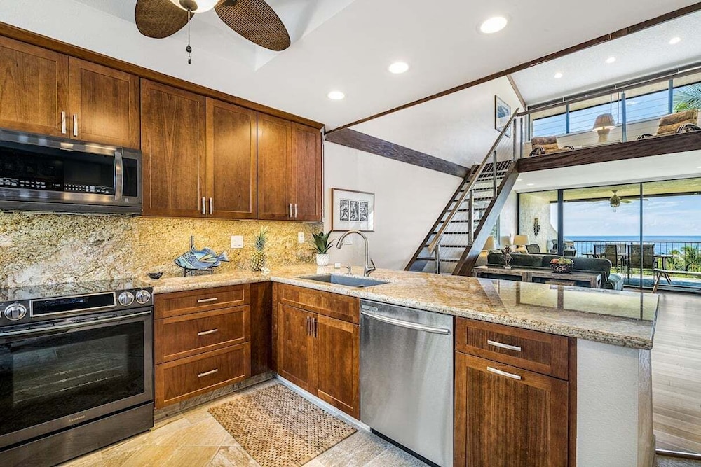 Ocean and Golf Course Views - Top Floor -vrkcv