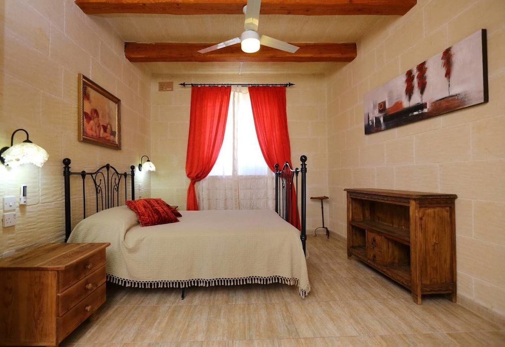 Villa Savona 3 Bedroom Villa With Private Pool view 2