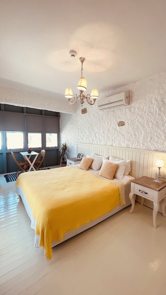 Mina Otel by Adda Alaçatı