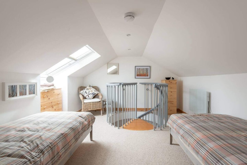 4guests-2br-privategarden-freeparking