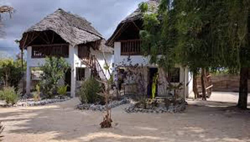 Tuna Lodge