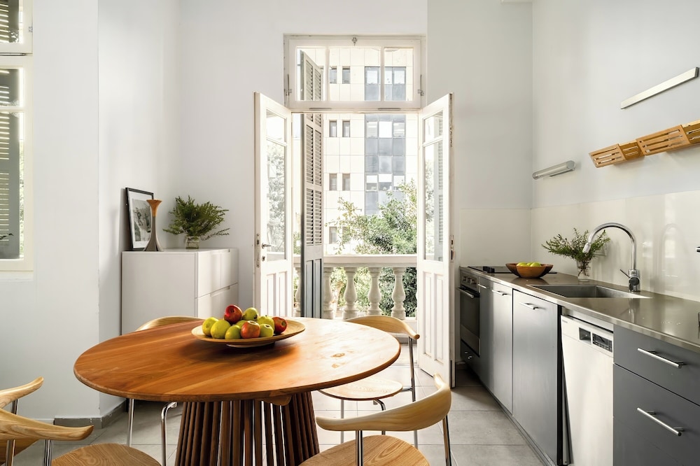 Allenby Urban Living Apartments by Sea N Rent
