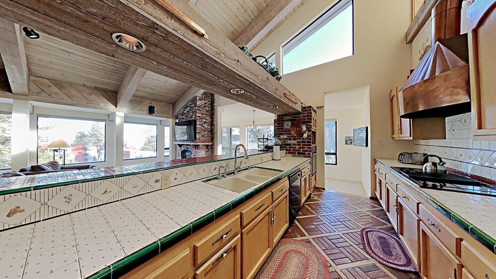 410 4 Bedroom Condo